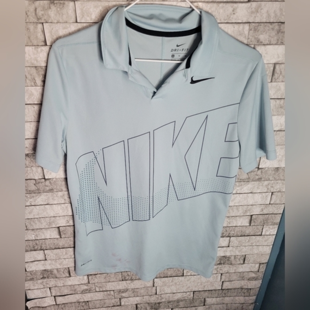 Nike Dri-fit Ladies Golf Polo Size XL baby blue